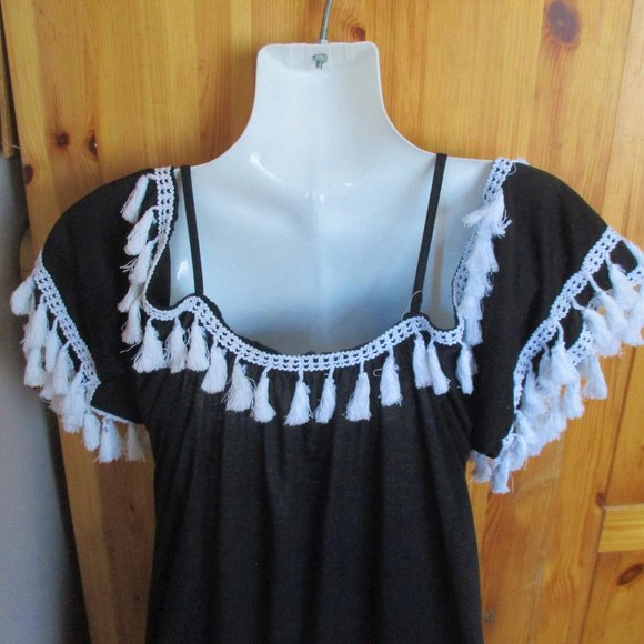 Boho Black & White Tassel Peasant Top NEW SM/MED - Picture 9 of 10